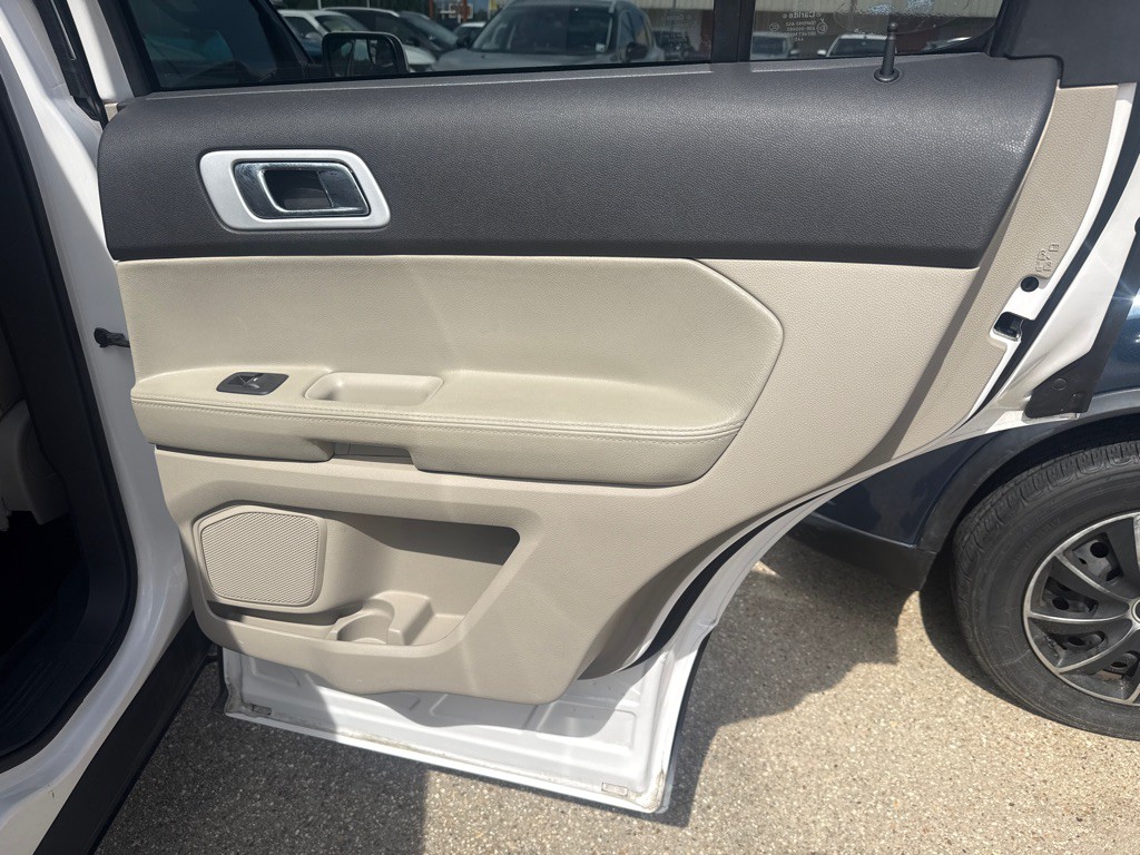 2015 Ford Explorer Image 29