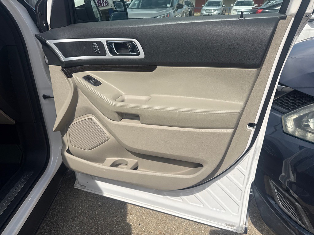 2015 Ford Explorer Image 32