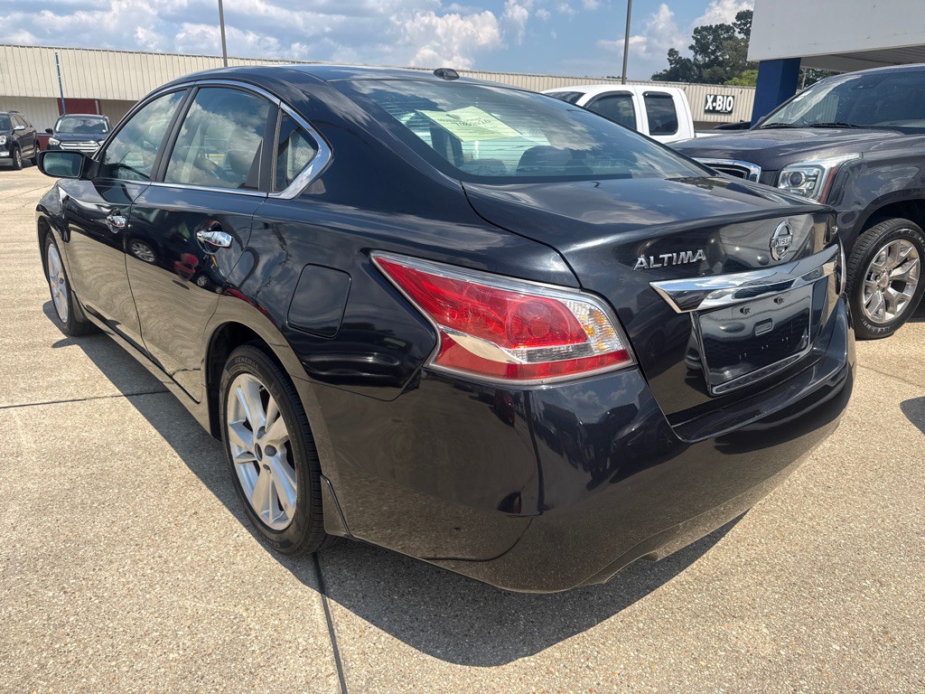 2015 Nissan Altima Image 8