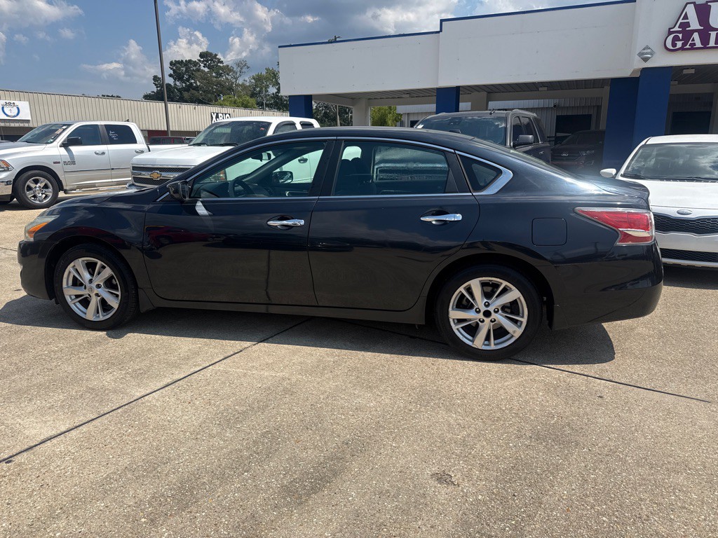 2015 Nissan Altima Image 9