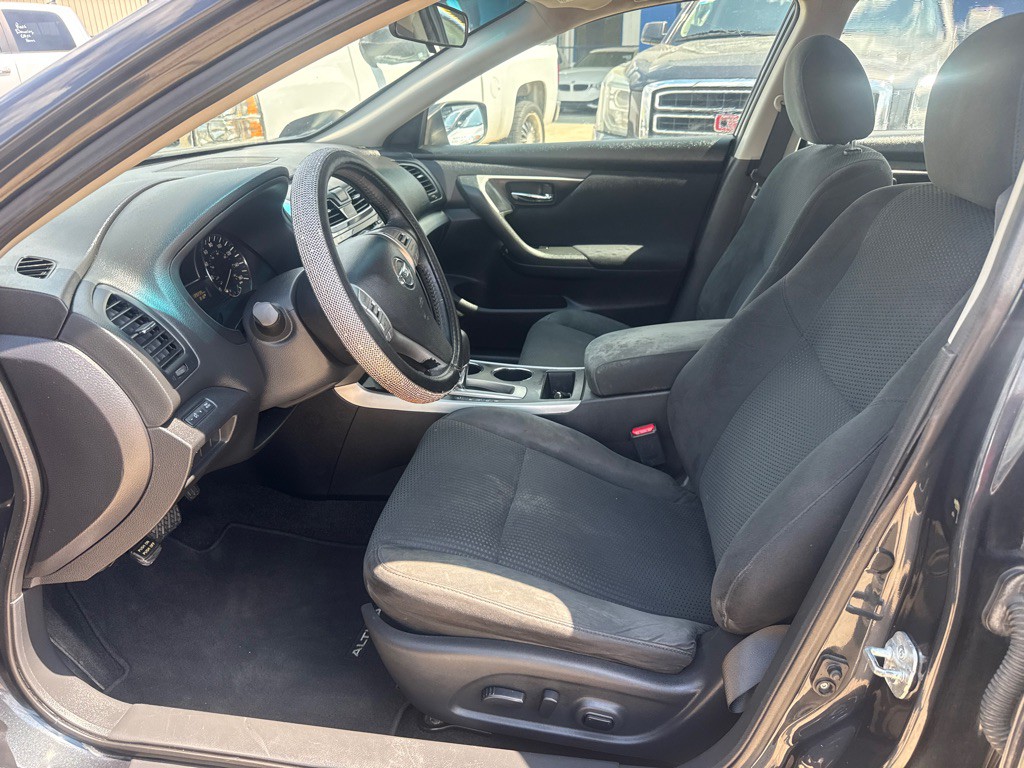 2015 Nissan Altima Image 10
