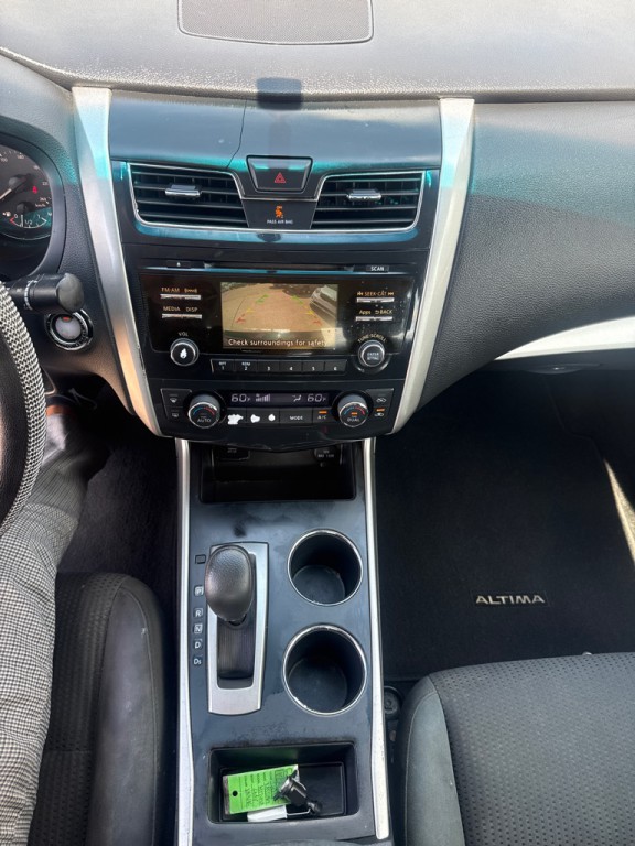 2015 Nissan Altima Image 16