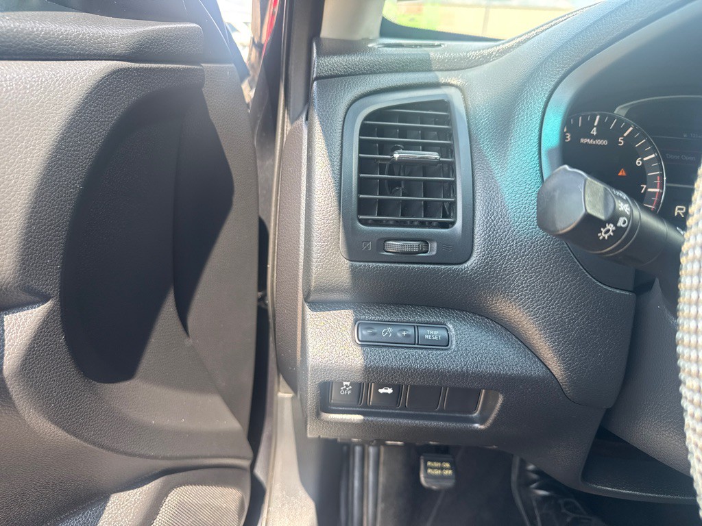 2015 Nissan Altima Image 19