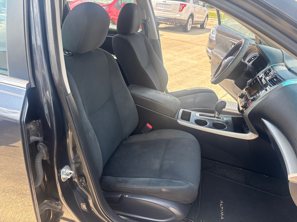 2015 Nissan Altima Image 28