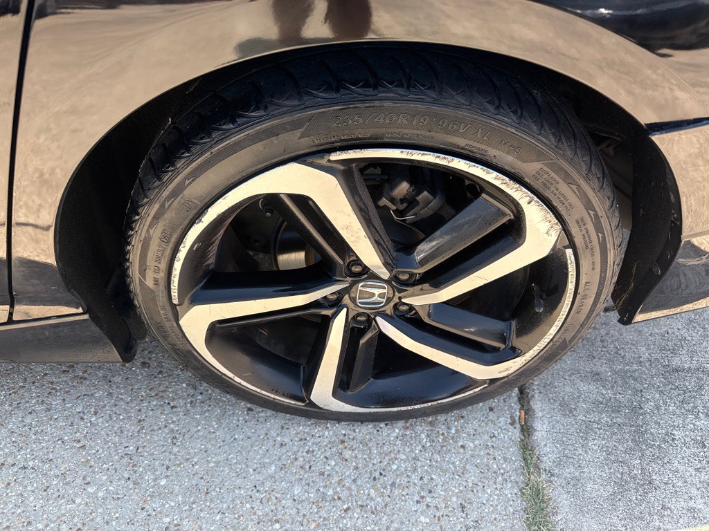 2020 Honda Accord Image 30