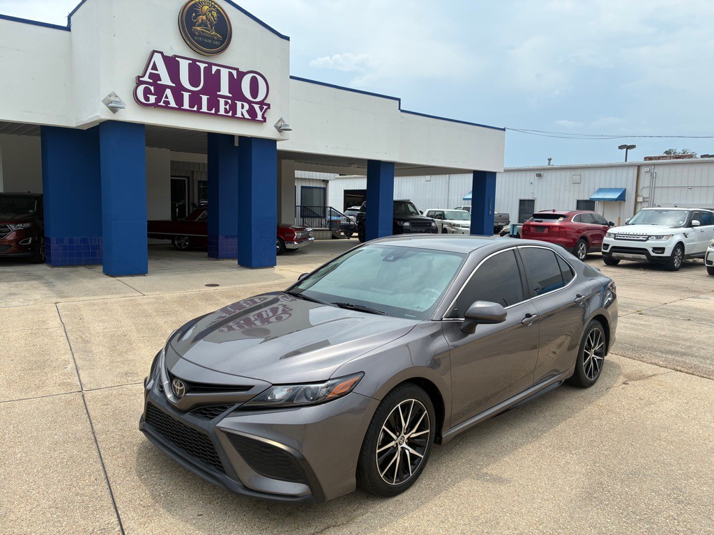 2021 Toyota Camry Image 1