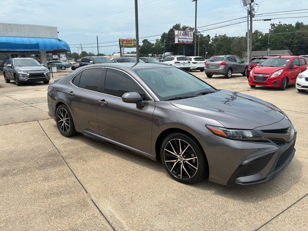 2021 Toyota Camry Image 3
