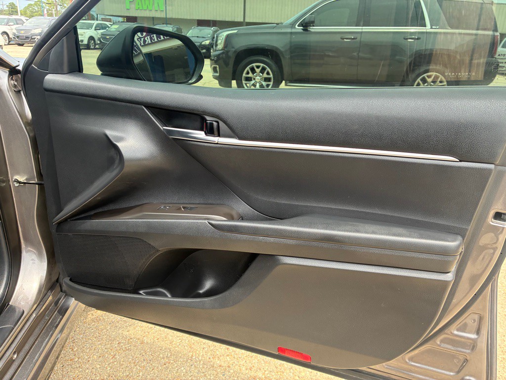 2021 Toyota Camry Image 21