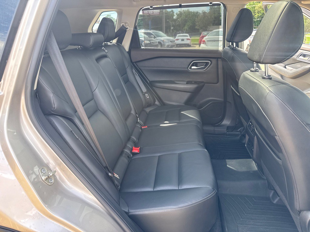 2021 Nissan Rogue Image 25