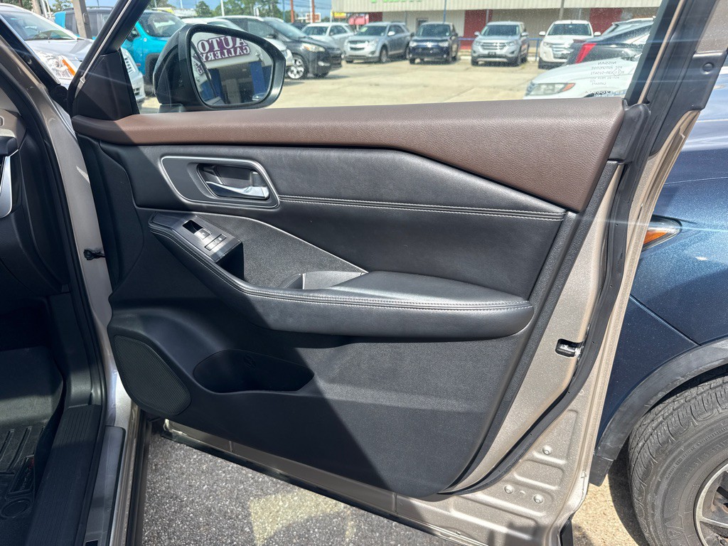 2021 Nissan Rogue Image 29