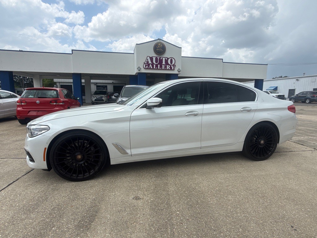 2017 BMW 5 Series Image 1