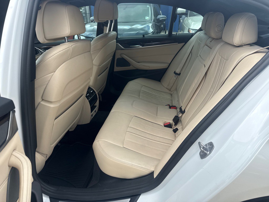 2017 BMW 5 Series Image 10