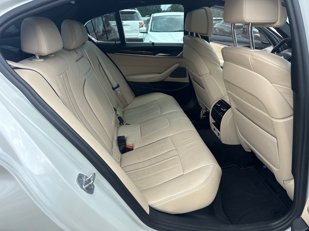 2017 BMW 5 Series Image 22