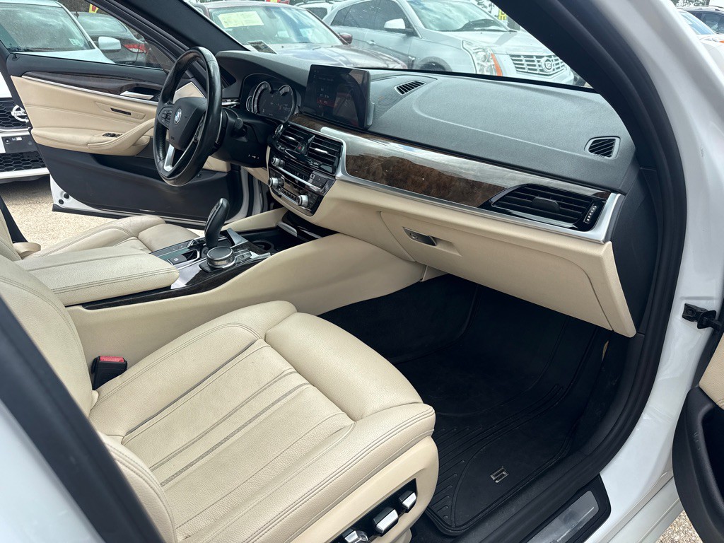2017 BMW 5 Series Image 24