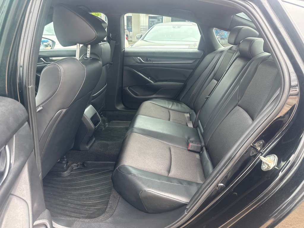2018 Honda Accord Image 11