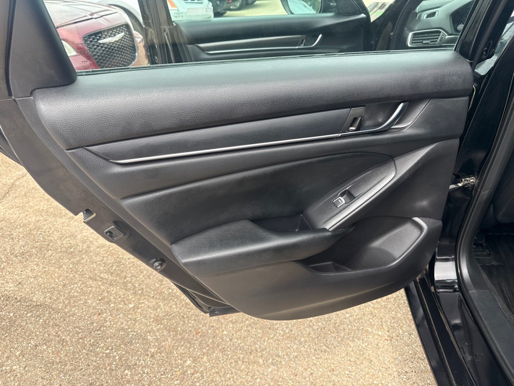 2018 Honda Accord Image 22