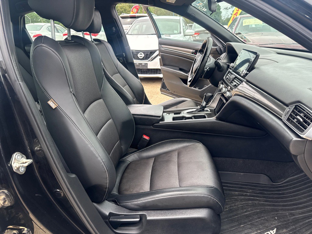 2018 Honda Accord Image 28