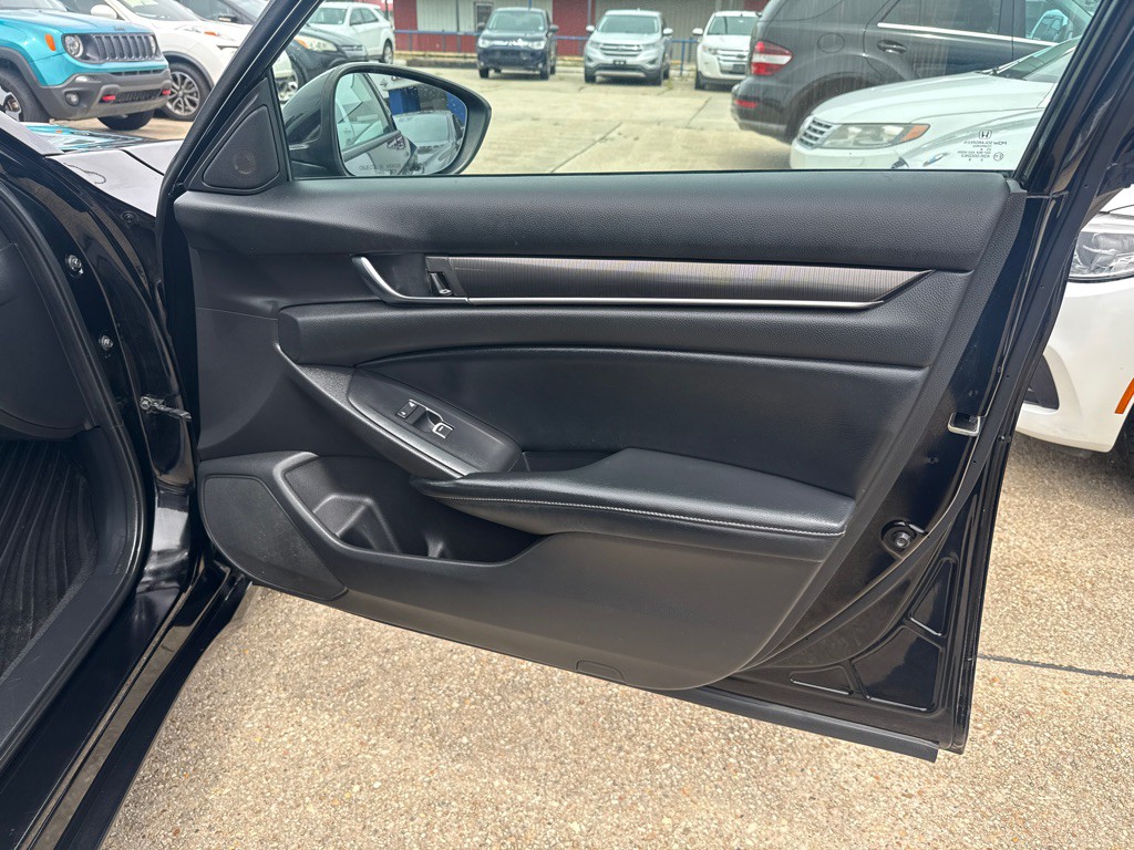 2018 Honda Accord Image 29