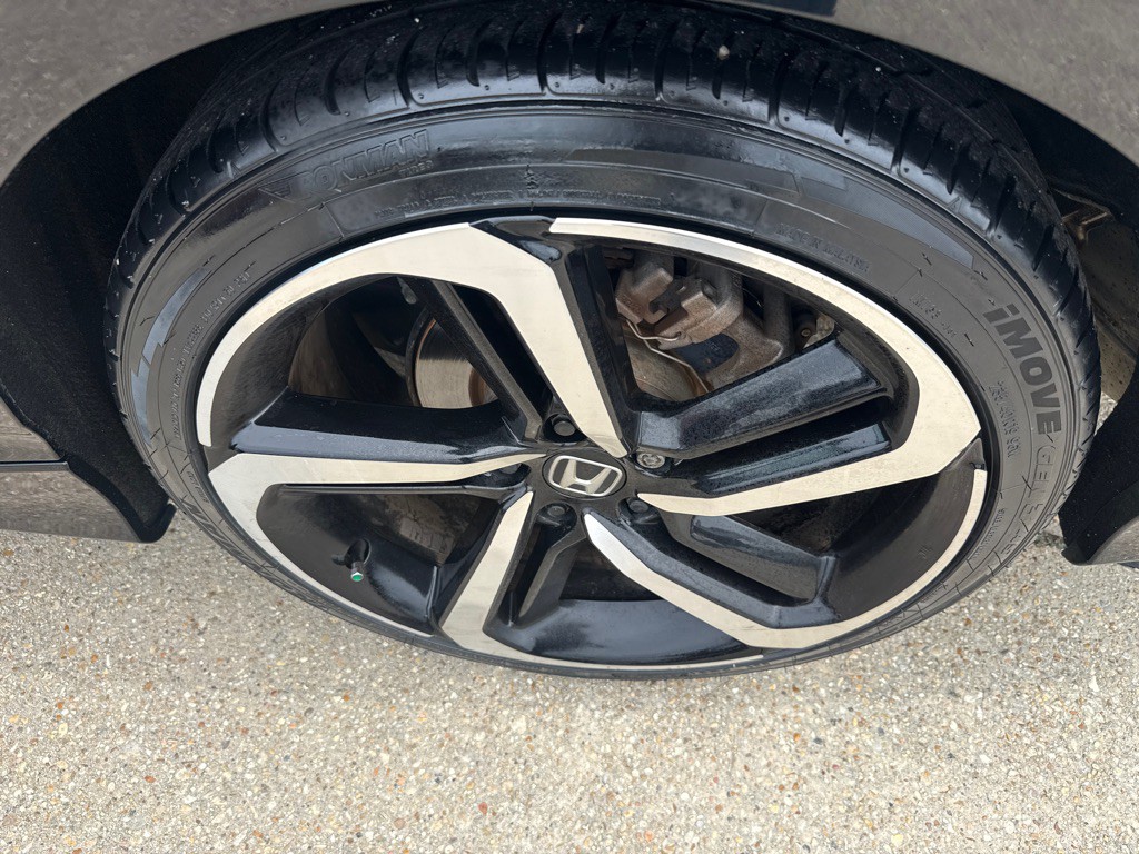 2018 Honda Accord Image 32