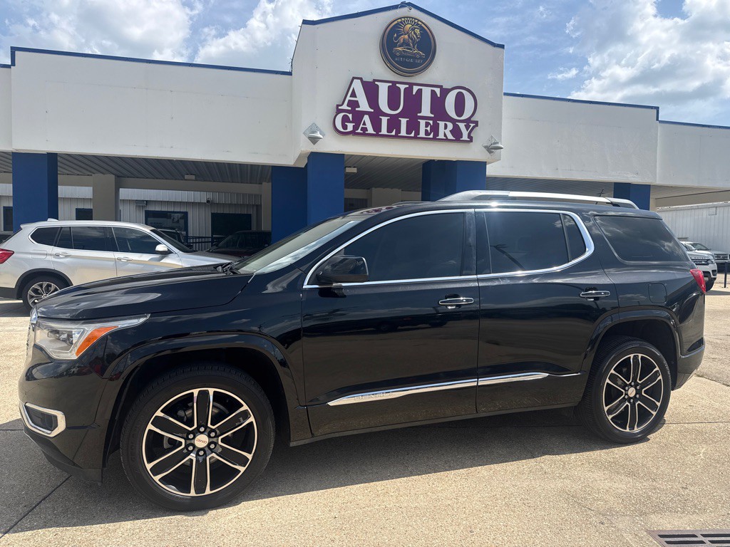 2017 GMC Acadia Image 1
