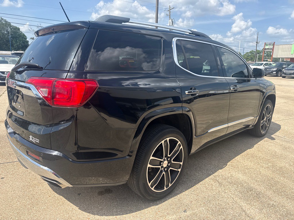 2017 GMC Acadia Image 6