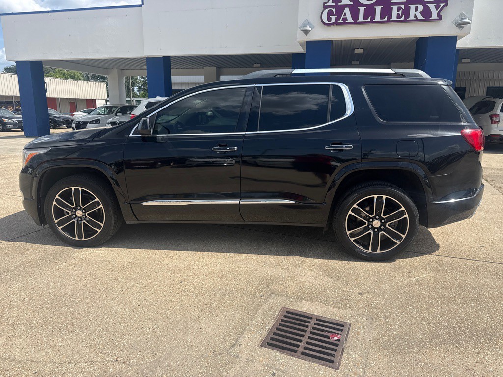 2017 GMC Acadia Image 9