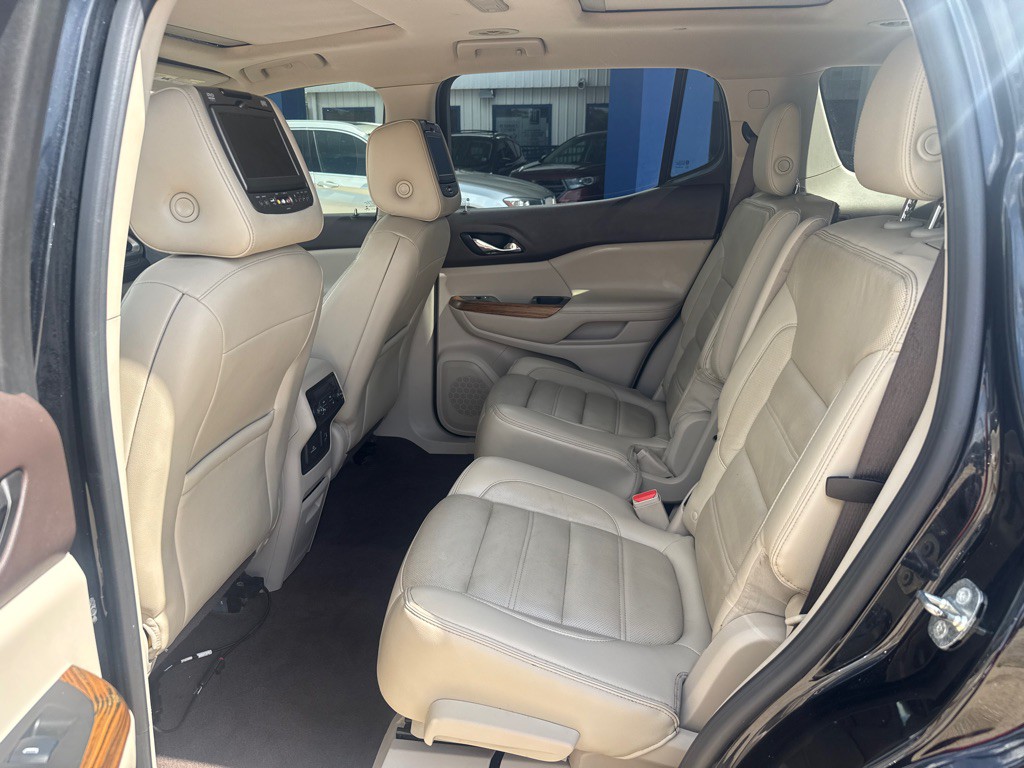 2017 GMC Acadia Image 11