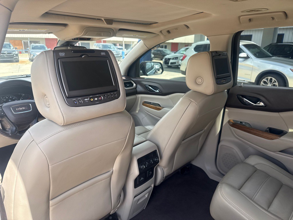 2017 GMC Acadia Image 12