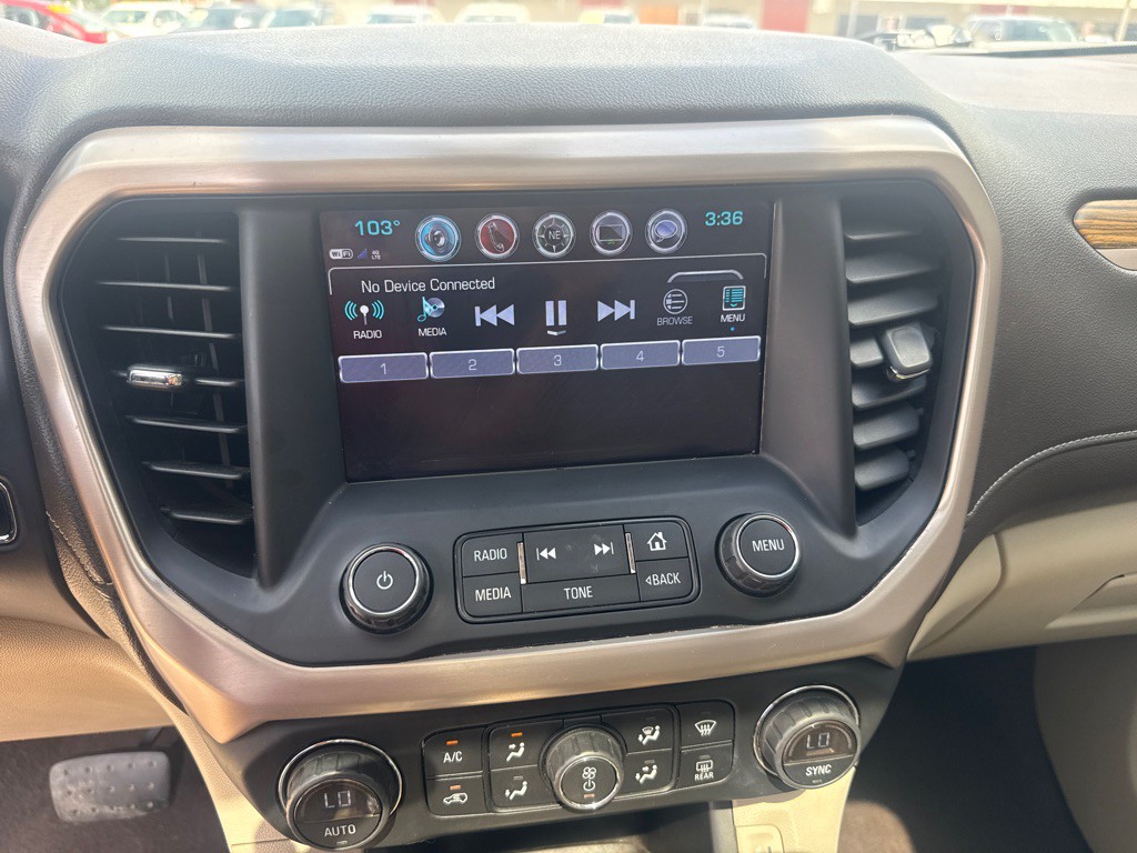 2017 GMC Acadia Image 17