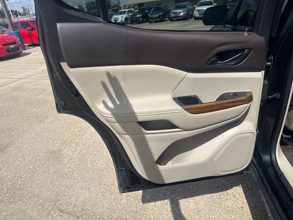 2017 GMC Acadia Image 25