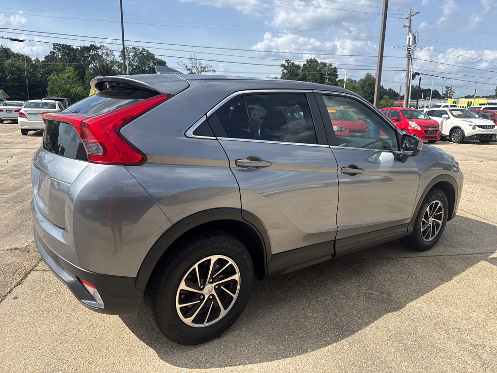 2020 Mitsubishi Eclipse Image 6
