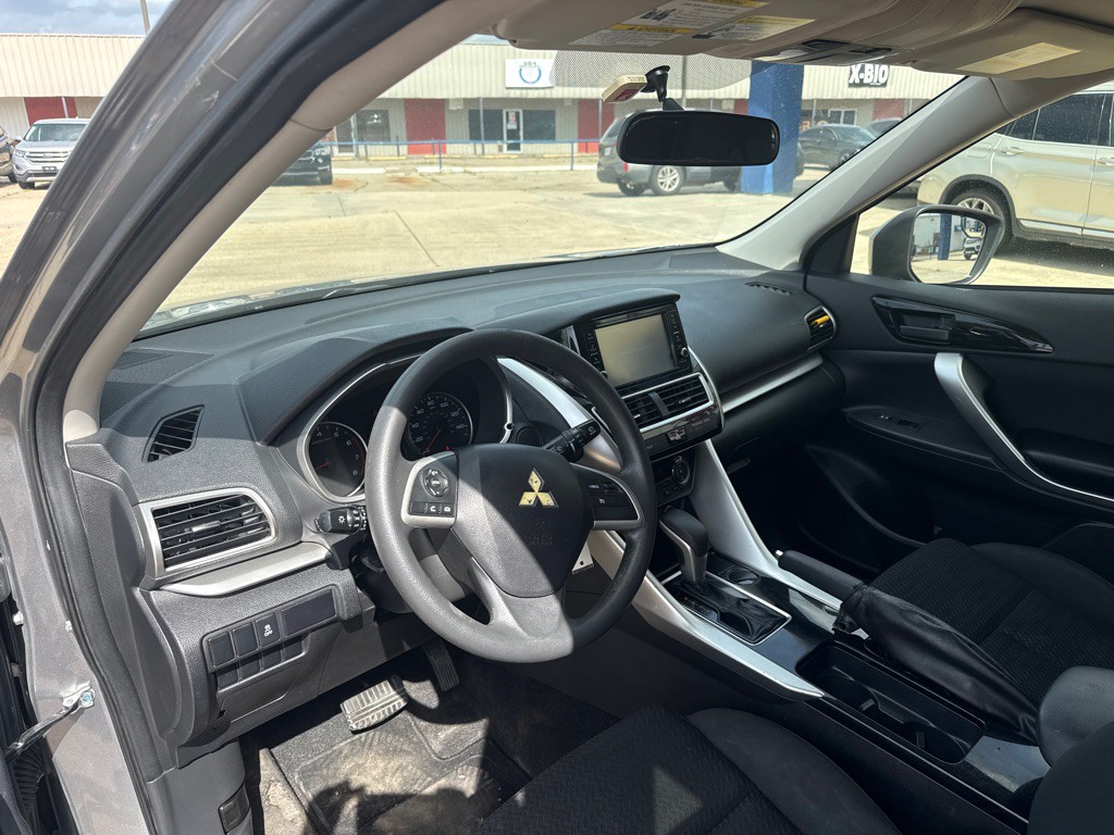 2020 Mitsubishi Eclipse Image 11