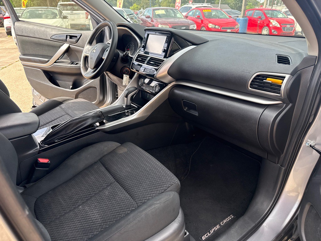 2020 Mitsubishi Eclipse Image 29