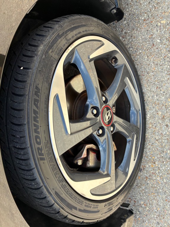 2020 Hyundai Veloster Image 25