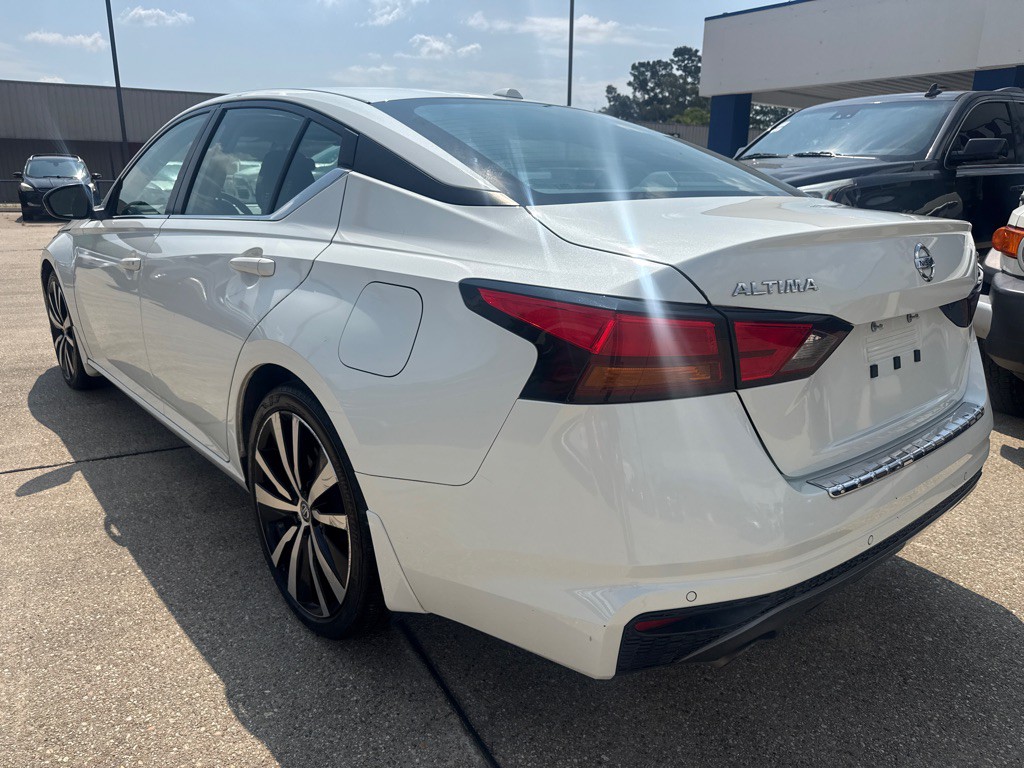 2022 Nissan Altima Image 8