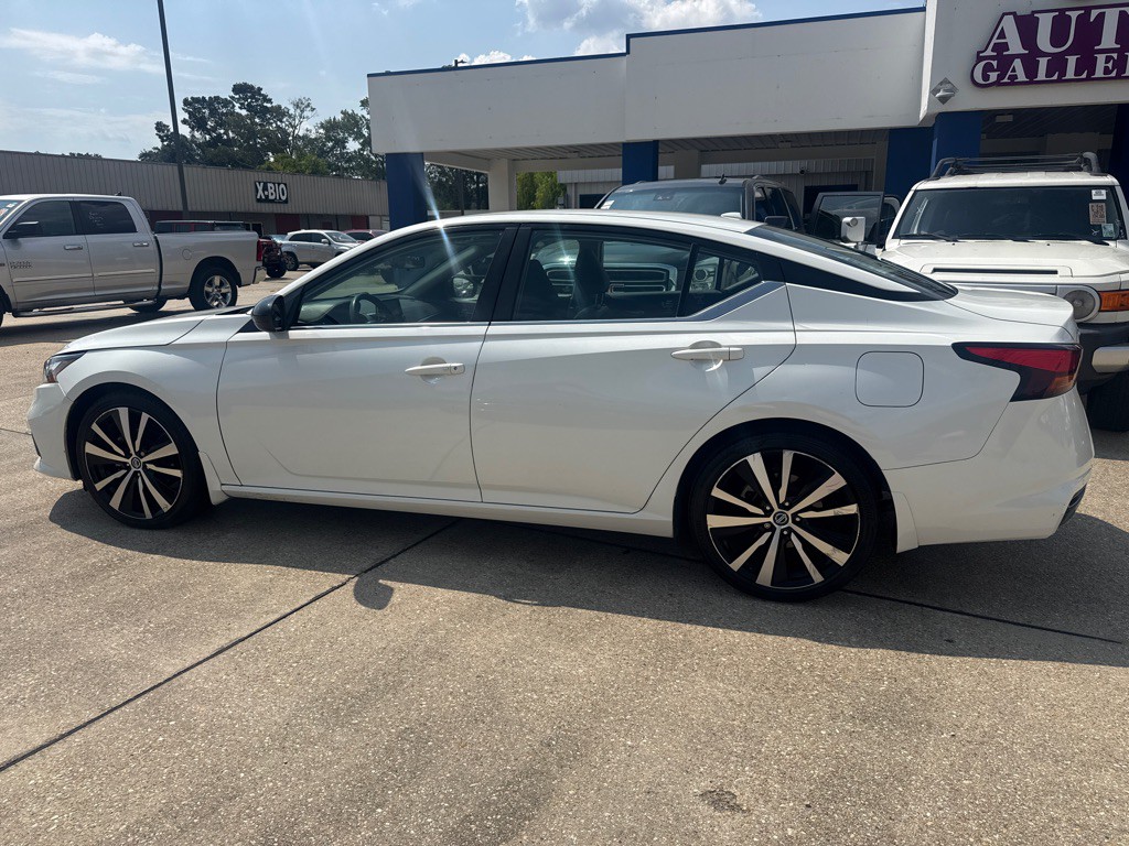 2022 Nissan Altima Image 9