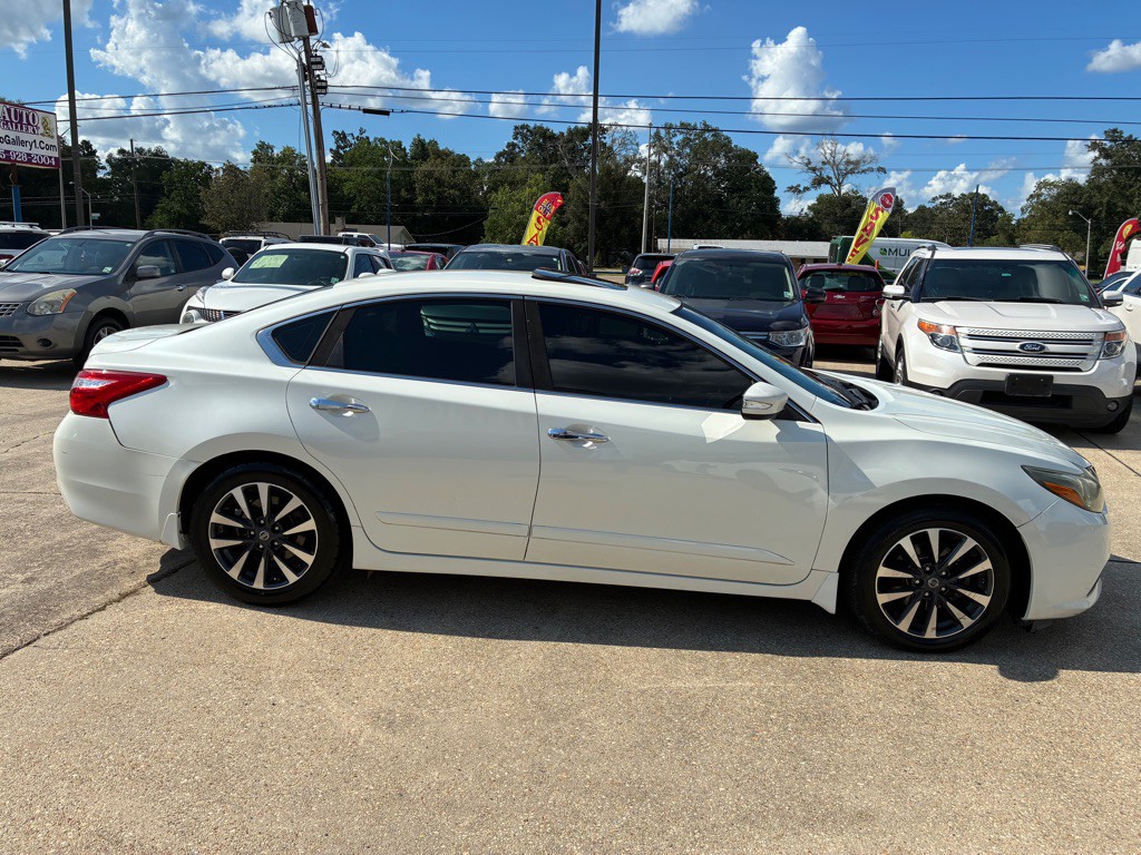 2016 Nissan Altima Image 4