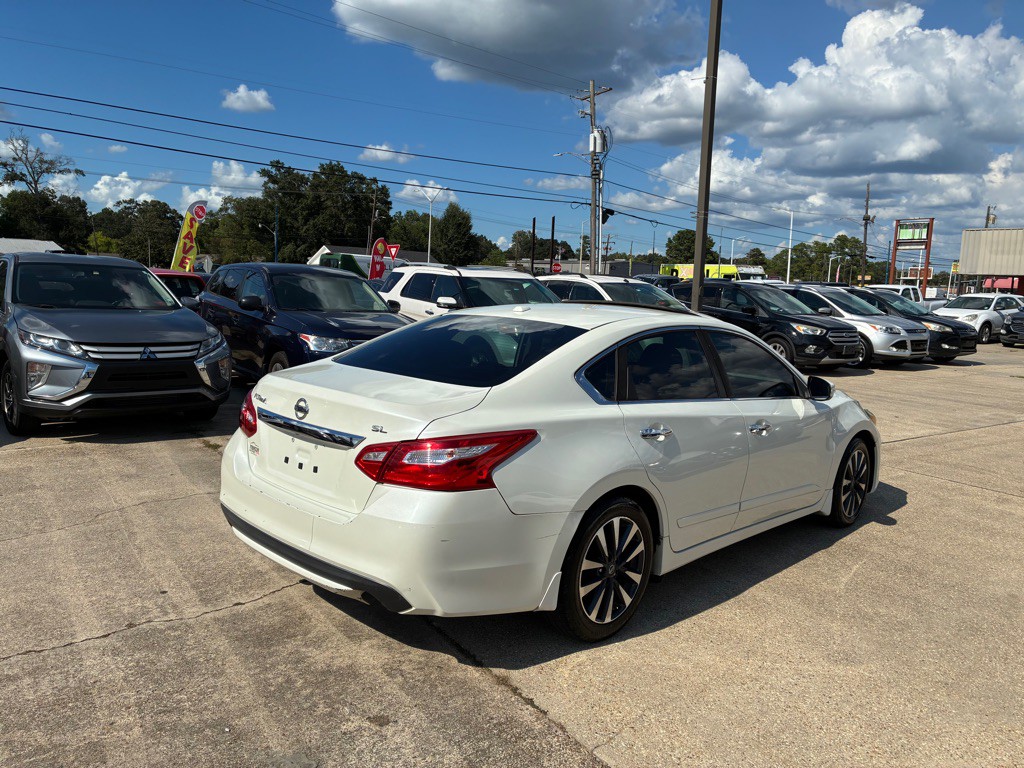 2016 Nissan Altima Image 5