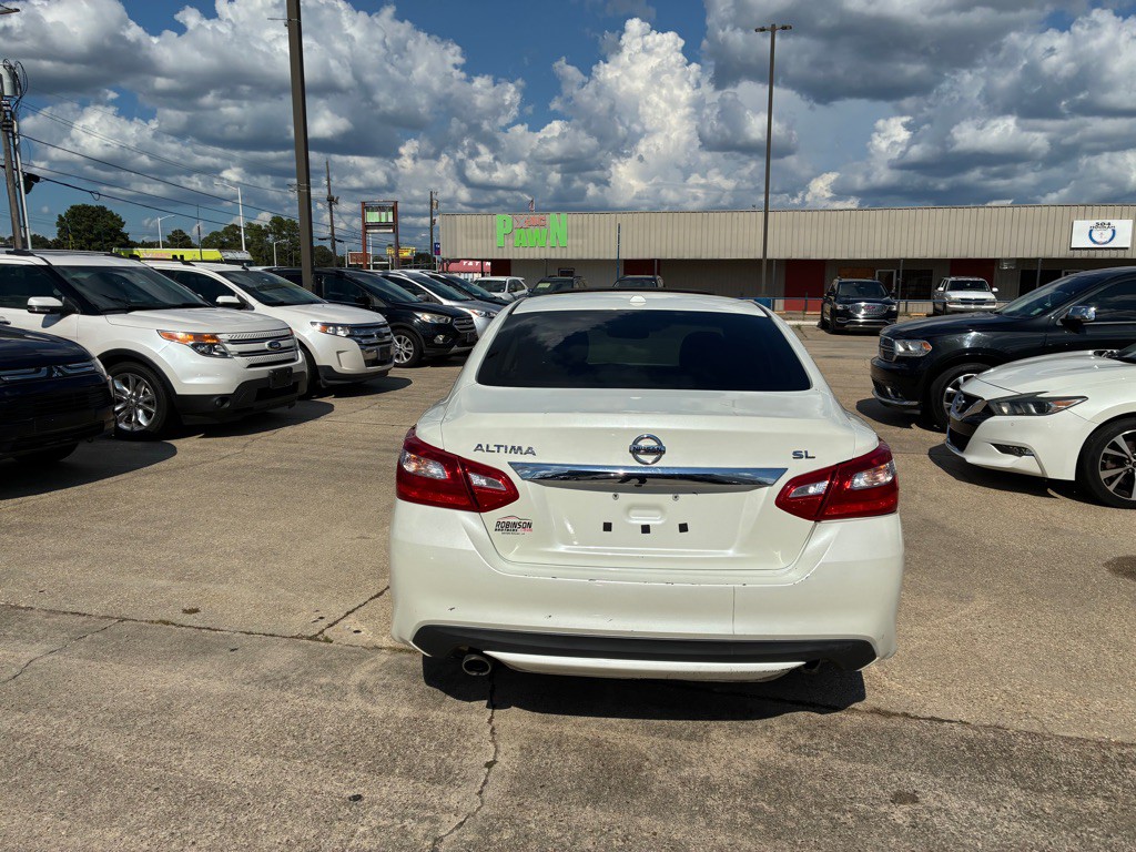 2016 Nissan Altima Image 6