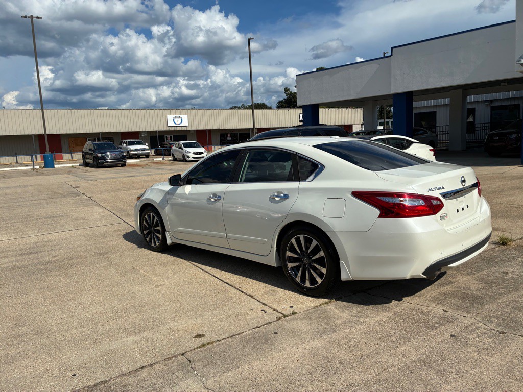 2016 Nissan Altima Image 7