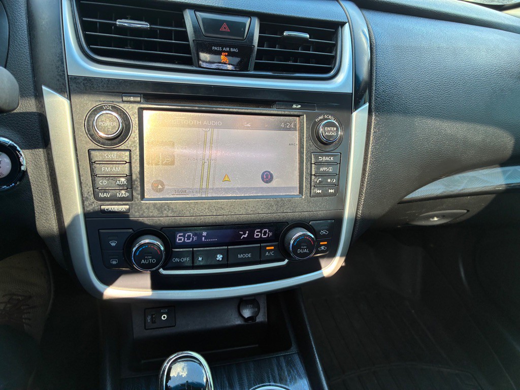 2016 Nissan Altima Image 13