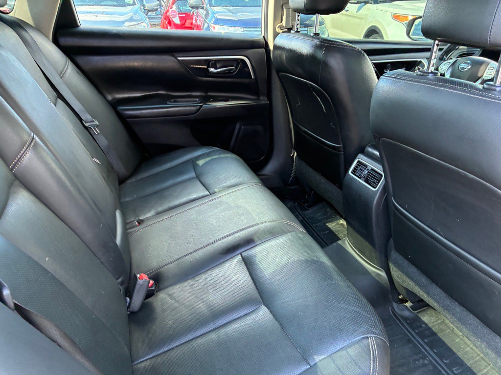 2016 Nissan Altima Image 22
