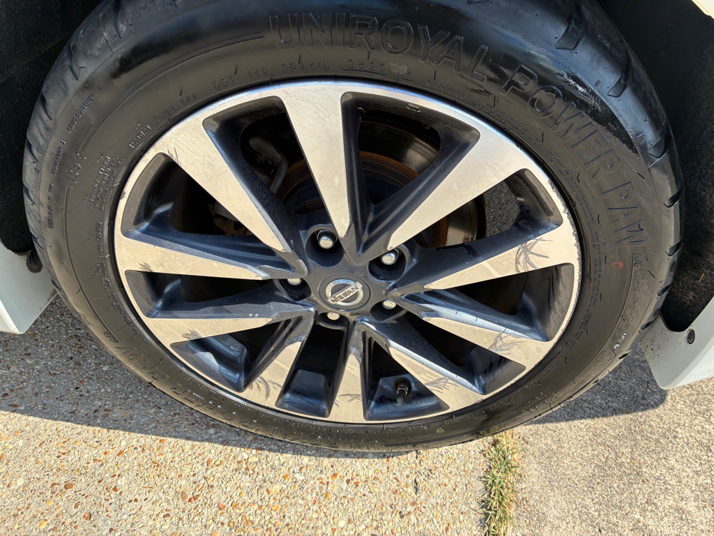 2016 Nissan Altima Image 28