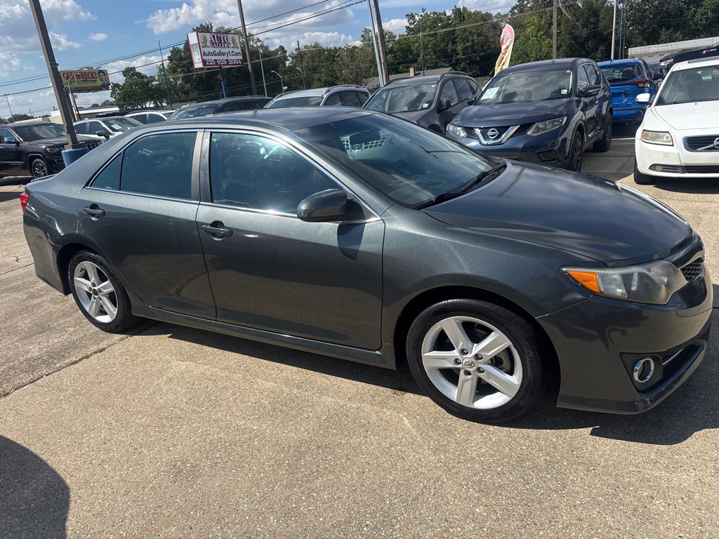 2012 Toyota Camry Image 5