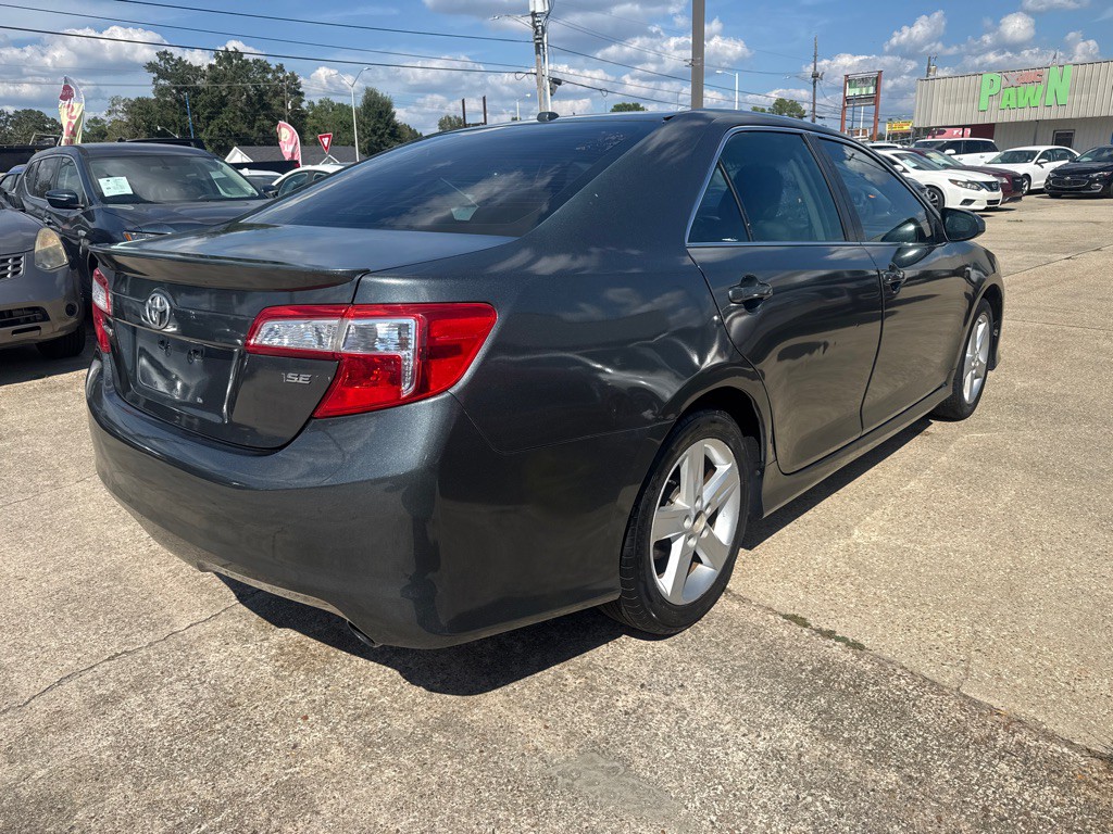 2012 Toyota Camry Image 6