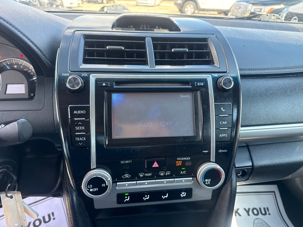 2012 Toyota Camry Image 13