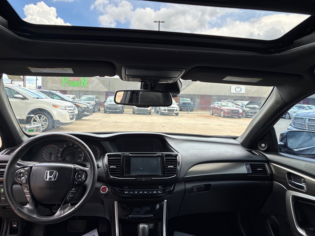 2017 Honda Accord Image 14