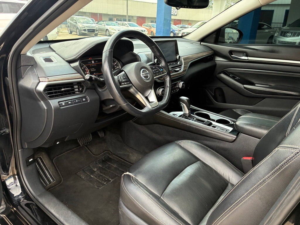 2020 Nissan Altima Image 8