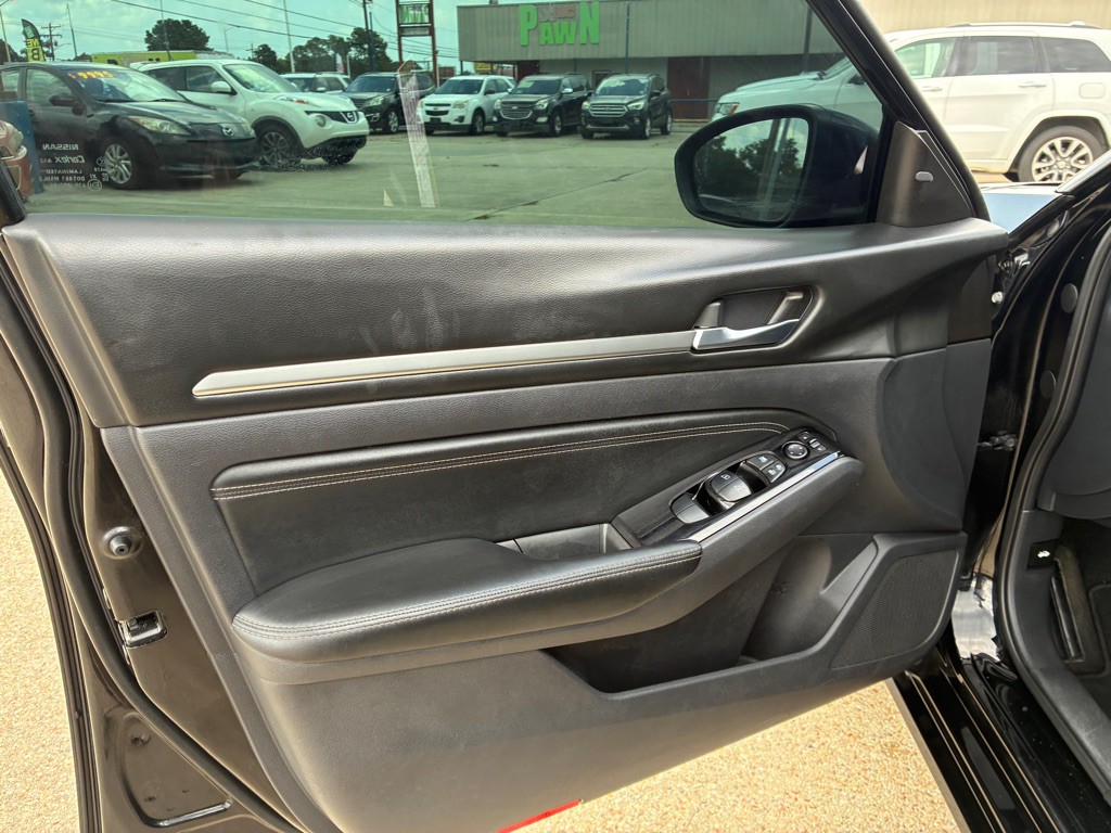 2020 Nissan Altima Image 9