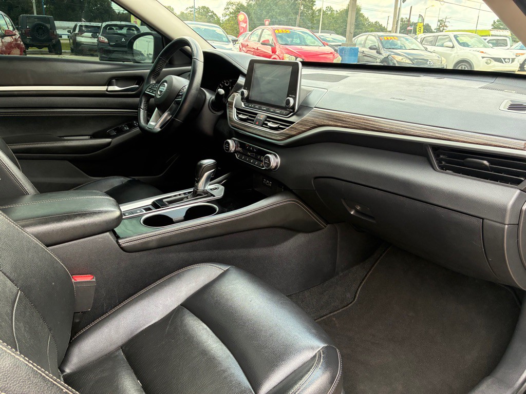 2020 Nissan Altima Image 22